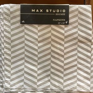Max Studio napkin set of six. 100% cotton